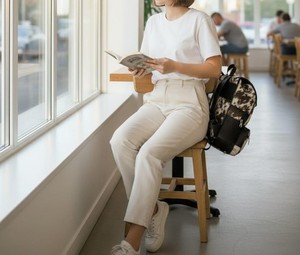 กระเป๋าเป้หนังแท้ทำมือจากหนังวัว กระเป๋าเดินทางไปโรงเรียน ดีไซน์หรูหราทันสมัยสำหรับผู้หญิงผู้ชาย รุ่น LHBP-0063 - Product Image 6