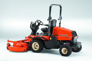 Cortadora de Césped Autopropulsada KUBOTA F2690 - Motor Diésel de 24.8 HP, Plataforma de Corte Frontal de 60 Pulgadas, Bomba de Motor, Engranaje, Sistema Hidráulico Avanzado - Product Image 5