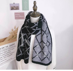 Écharpe en laine mélangée faite à la main pour femmes | Écharpe douce pour femmes pour la mode d'automne et l'utilisation quotidienne | écharpes pour femmes - Product Image 5