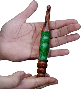 Juego de Ganchos de Crochet de Madera de Sheesham Premium, 13 Ganchos, Naturales, Hechos a Mano, Ergonómicos, Portátiles, Ecológicos y Duraderos para Tejer y Hacer Crochet - Product Image 3