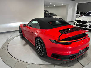 Coupé de luxe performant 911 Carrera 2024 d'occasion, éclairage LED, sièges sport haut de gamme, performances de vitesse maximale, fourni du Japon - Product Image 2