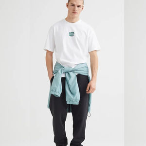 Camisetas personalizadas de algodón de alta calidad 240gsm 100% para hombre, camiseta lisa con estampado de logotipo de marca en blanco personalizado para hombre - Product Image 3