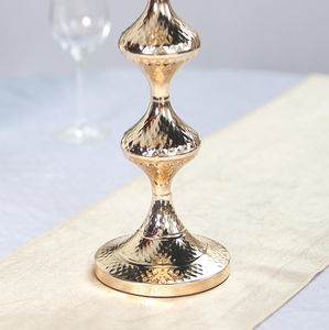 Vase à fleurs en fer martelé moderne fait à la main en laiton AK Finition dorée Décoration de table haut de gamme pour la maison et l'hôtel - Product Image 3