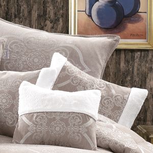 Sang trọng hiện đại rắn tất cả các mùa massage hoa mẫu đơn lohaver Polyester Comforter Bộ 12 miếng Vua 240x260cm Choco - Product Image 3