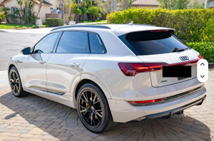 TOP VÉHICULES D'OCCASION LHD/RHD 2022 A U D I E-TRON QUATTRO CHRONOS EDITION - Product Image 3