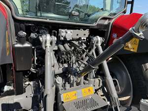 Tractor Agrícola Massey Ferguson 4710 Diésel Utilitario Más Vendido, Equipo Agrícola 4x4 con Cargador Frontal, Uso Comercial Pesado - Product Image 5