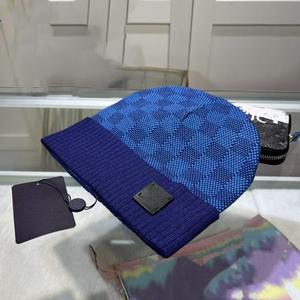 Bonnet en laine tricotée sur mesure en gros avec broderie à la main, bonnet d'hiver chaud pour le marché européen et américain - Product Image 1