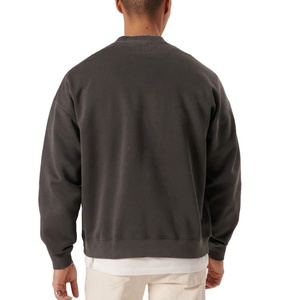 Nueva sudadera de invierno de algodón Relax Fit al por mayor, Sudadera de cuello redondo con logotipo bordado en relieve con impresión personalizada para hombres - Product Image 5