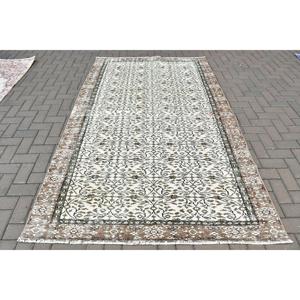 Tapis de 5,1 x 8,5 pieds, tapis turc vintage, tapis à bordures blanches et brunes - Product Image 1