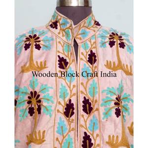 Veste en tissu velours avec broderie Suzani pour femmes, veste courte décontractée à fleurs, style bohème, mode de rue pour elle, manteau Suzani à fleurs - Product Image 3