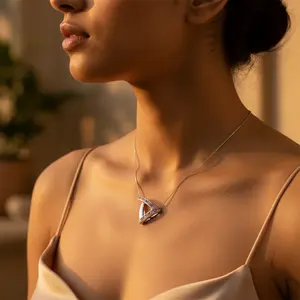 Colgante con Dije de Piedras Preciosas Rosadas y Blancas, Chapado en Oro Rosa y Rodio, para Uso Diario de Mujeres - Product Image 3