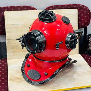 Casco de Buceo Rojo de Latón Vintage, Pieza Decorativa |   Casco de Buceo Náutico Antiguo para Aguas Profundas - Product Image 1