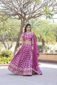 นักออกแบบล่าสุดงานลําดับเย็บปักถักร้อยลาย้เหนียวบริสุทธิ์ Lehenga Choli โดย Fab Zone - Product Image 5