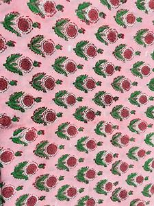 Grand sac polochon matelassé en coton pour femme Boho Weekender sac de voyage de nuit avec fermeture à glissière fait à la main et élégant - Product Image 2