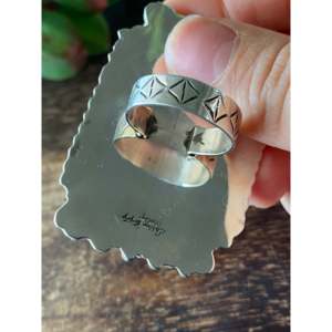 แหวนตราประทับประดับพลอยหลากสี โรเดียมชุบทอง 18K ยี่ห้อ Darlene Begay ไซส์ 11 - Product Image 5