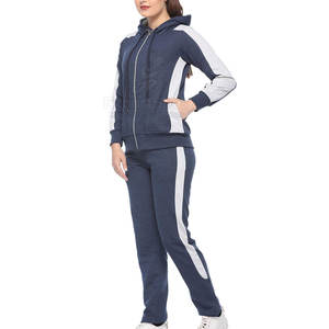 Ensemble de survêtement élégant à la texture lisse et au design streetwear moderne Survêtement de qualité supérieure à la coupe décontractée - Product Image 3