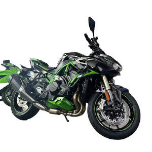 Moto sportive de route suralimentée de 1000 cm³ à haut rendement - Product Image 1