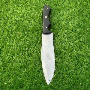 Couteaux en acier au carbone faits à la main à lame fixe avec logo personnalisé avec manche en bois d'olivier et fourreaux couteau - Product Image 6