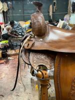 Selle de cheval western personnalisable de haute qualité avec arceau en bois et cuir gravé à la main, tailles 10-18, couleur et logo personnalisés