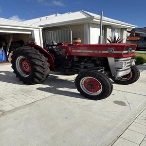 รถแทรกเตอร์ตีนตะขาบ Massey Ferguson 135 25 แรงม้า ขับเคลื่อน 4 ล้อ เกียร์ธรรมดา ความปลอดภัยและผลผลิตสูงสำหรับการใช้งานในฟาร์ม - Product Image 5