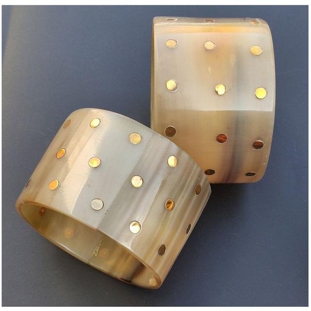 ตามที่แสดง