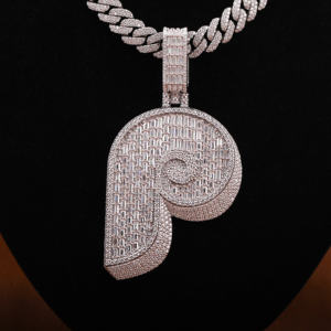 Lujoso Moissanite Diamond 925 Sterling Silver P Colgante personalizado Iced Hip-Hop Style para hombres con nuevo colgante de diseño personalizado - Product Image 1