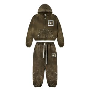 Haute qualité 370 GSM brossé polaire fermeture éclair survêtement hommes femmes doux sensation de main Olive teint tissu personnalisé en relief Logo Design - Product Image 1