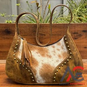 กระเป๋าหนังวัวขนาดใหญ่ทันสมัยของผู้หญิง, สินค้ามาใหม่กระเป๋าสะพายไหล่หนังแท้ลายพระจันทร์ครึ่งเสี้ยวกระดุมทองเหลืองโบราณ - Product Image 1