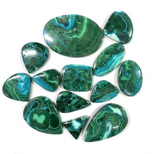 Vente en gros de pierres précieuses naturelles de qualité supérieure, chrysocolle et malachite, cabochons verts de toutes formes et tailles, colliers IGI - Product Image 3