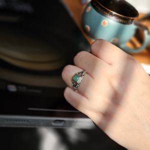 Anillo de piedras preciosas de plata crisoprasa unisex, diseño cuadrado para regalo de compromiso de boda o estilo religioso de fiesta - Product Image 2