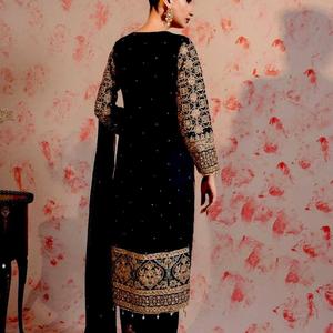 Heavy Designer Latest Wedding Wear Faux Georgette Hilo pesado con secuencia Bordado Top y pantalón con borde de encaje Dupatta - Product Image 3