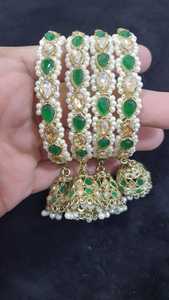 Bracelets Kundan Latkan fabriqués à la main Bracelets indiens élégants pour la fête et les fêtes du fournisseur indien - Product Image 3