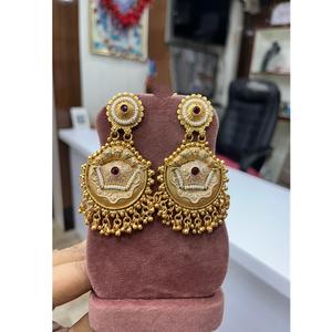 Pendientes elegantes de alta calidad chapados en oro antiguo Rajwadi Jhumka para ropa nupcial y étnica para mujer, boda y regalo - Product Image 2