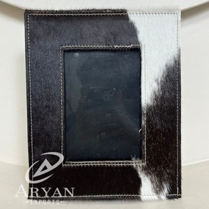 Venta directa de alta gama de lujo hecho a mano de cuero de vaca marco de fotos de mesa pelo en ocultar Marco de imagen rústico cuero Real decoración de escritorio - Product Image 1