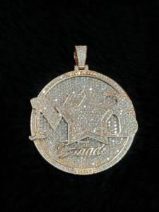 Tishya Diamond, Colgante y Dije de Plata de Ley 925 con Moissanita Redonda de 4 Quilates Engastada en Bisel, Chapado en Oro Rosa/Plata/Oro para Mujer - Product Image 4