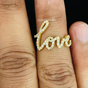 Bague LOVE en or massif 14 carats avec diamant naturel pour femme, sertie à griffes, style de créateur chrétien de luxe - Product Image 4