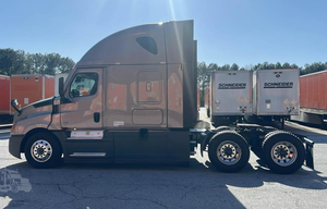 Camiones Freightliner Cascadia 126 Sleeper Usados 2023 2022 2021, Camión con Cabina Condominial 72, 455HP, Transmisión Automática de 12 Velocidades - Product Image 3