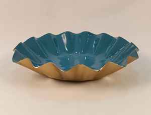 ถาดเสิร์ฟอะลูมิเนียมทรงดอกไม้เมเปิ้ลสีเข้มสไตล์โมเดิร์น พร้อมช่องแบ่งสำหรับใส่ของตกแต่ง สามารถปรับแต่งสีและขนาดได้ เหมาะสำหรับใช้ในบ้าน - Product Image 2