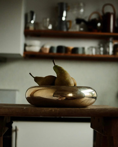 Bol en métal élégant pour la cuisine moderne, servant de la salade, des fruits, des collations, avec une structure durable et un nettoyage facile - Product Image 1