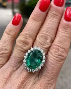 แหวนแต่งงานทรงโอวอล 5.00 กะรัต ประดับเพชรโมอิสซาไนต์ วงแหวนเงินแท้ 925 - Product Image 2