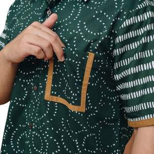 Camisa estampada Heritage de la mejor calidad, estampado Dobby verde profundo con mangas a rayas llamativas y detalles dorados de Indonesia - Product Image 2