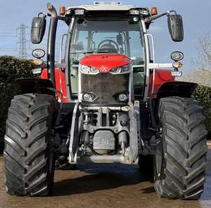 Tractor Massey Ferguson 1825E 4WD con Transmisión por Engranajes, Robusto y Confiable - Product Image 3