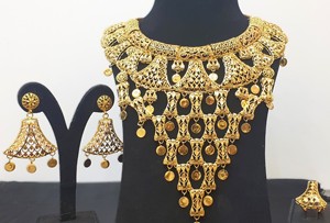 Venta caliente Femmes Dubai 24KT chapado en oro 5GRM conjunto de joyería de mujer placa anillo relleno de oro pendiente venta directa de fábrica Vente nuevo - Product Image 4