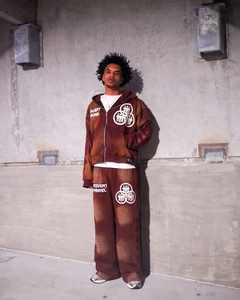 Ensemble pantalon de survêtement à capuche zippé avec broderie dégradée personnalisé Survêtement pour hommes Survêtement lavé à l'acide avec strass et effet soleil - Product Image 4