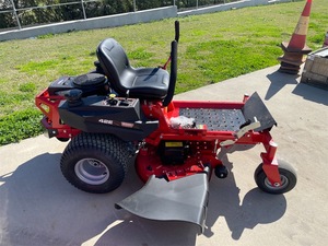 Cortadora de Césped Comercial de 2 Tiempos Toro TurfMaster de 30 Pulgadas de Grado Profesional Industrial con Control por APP y Chasis de Aluminio - Product Image 2