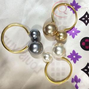 Anneaux de serviette en métal design pour table de mariage, décoration de table de luxe écologique avec couleurs personnalisées - Product Image 3