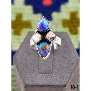 Bague ajustable artisanale Southwest avec dahlia violet, magnésite cheval sauvage et turquoise sertie en argent sterling – Cadeau - Product Image 1