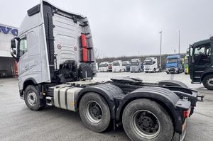 Camión Tractor Volvo FH 500 GLOBETROTT AXLE 6X4 Nuevo/Usado 2024 con Transmisión Automática, Motor Diésel Euro 6, Camión Volquete - Product Image 3
