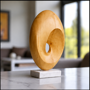 Sculpture ovale abstraite en bois de manguier faite à la main, décoration artistique de table, design minimaliste pour le salon - Product Image 1