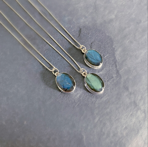 Meilleure qualité Agate blanche 20mm lune sculpture pierre pendentif collier fait à la main plaqué or Style Vintage bijoux cadeau de fête des mères - Product Image 2